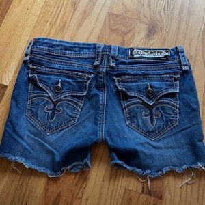 ROCK REVIVAL CUTOFF JEAN SHORTS Size 28